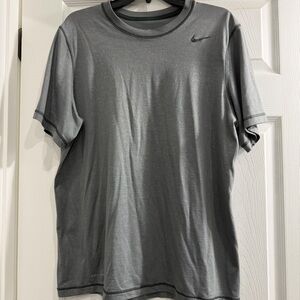 Nike dri fit Men's Charcoal Short Sleeve Tee
